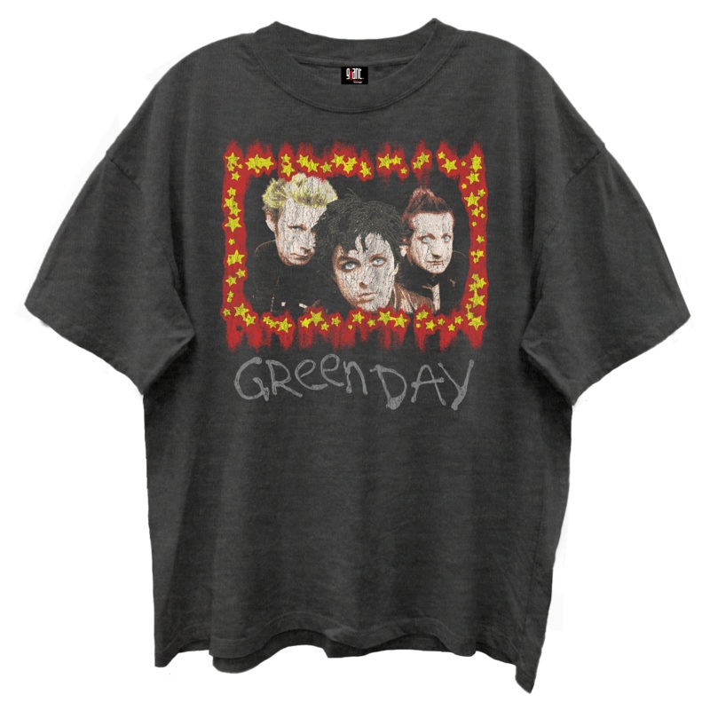GREEN DAY STAR GROUP PHOTO VINTAGE BLACK ENZYME WASH T-SHIRT/GIANT VINTAGE T-SHIRT BLACK